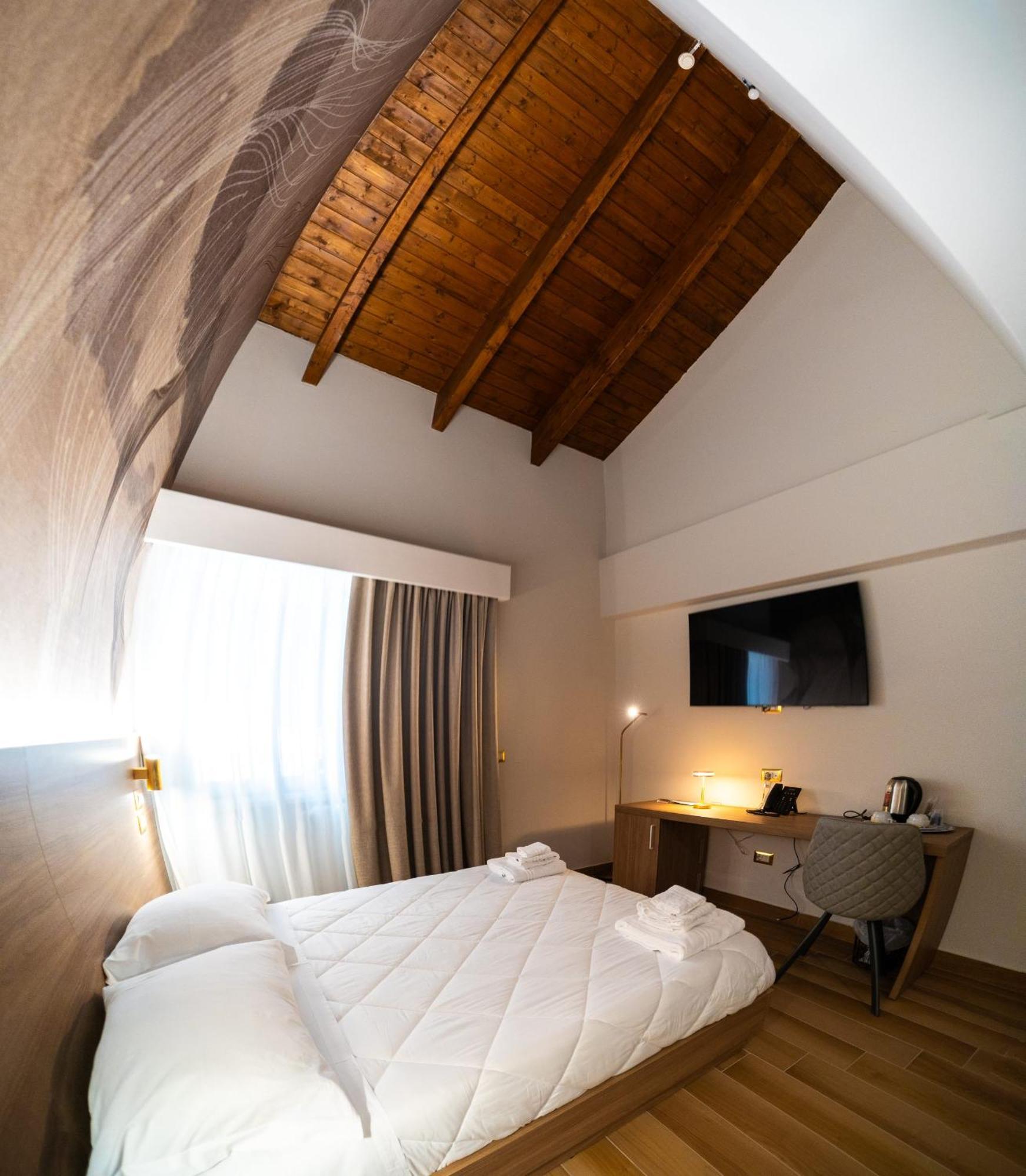 Hotel Pierfaone Abriola Екстер'єр фото
