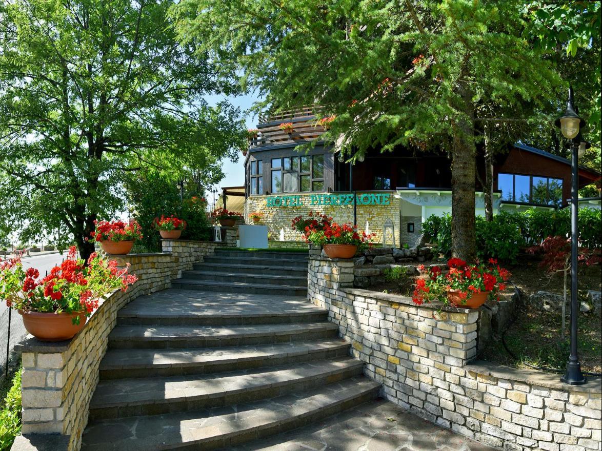 Hotel Pierfaone Abriola Екстер'єр фото